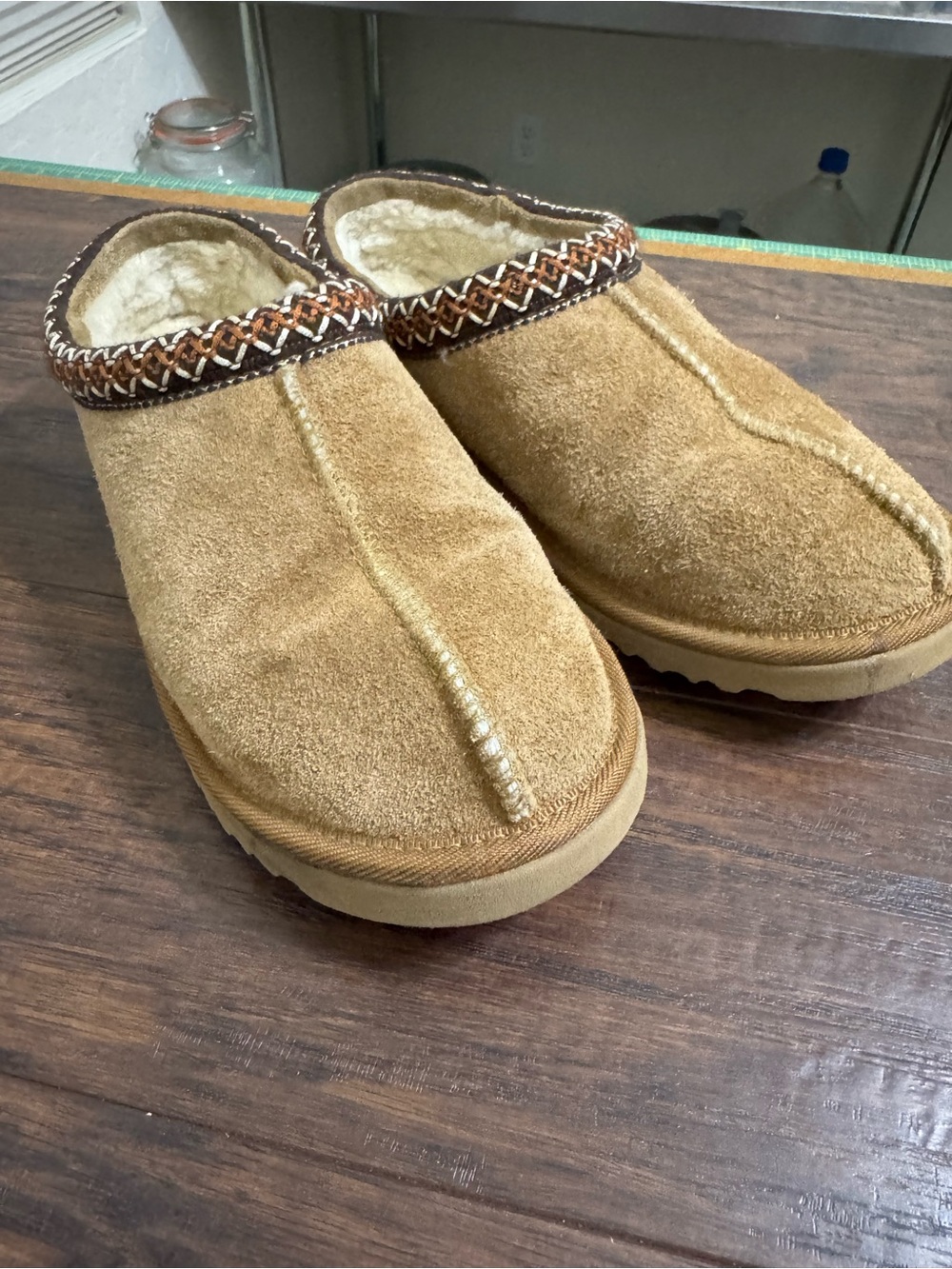 Women’s UGG Tasman slippers size 10 vintage model 2016